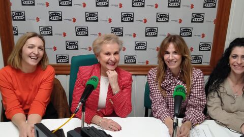 Eva Morales, Carmen Quintanilla, Mar&iacute;a Jos&eacute; Jim&eacute;nez y Beni Romero, de AFAMMER Valdepe&ntilde;as