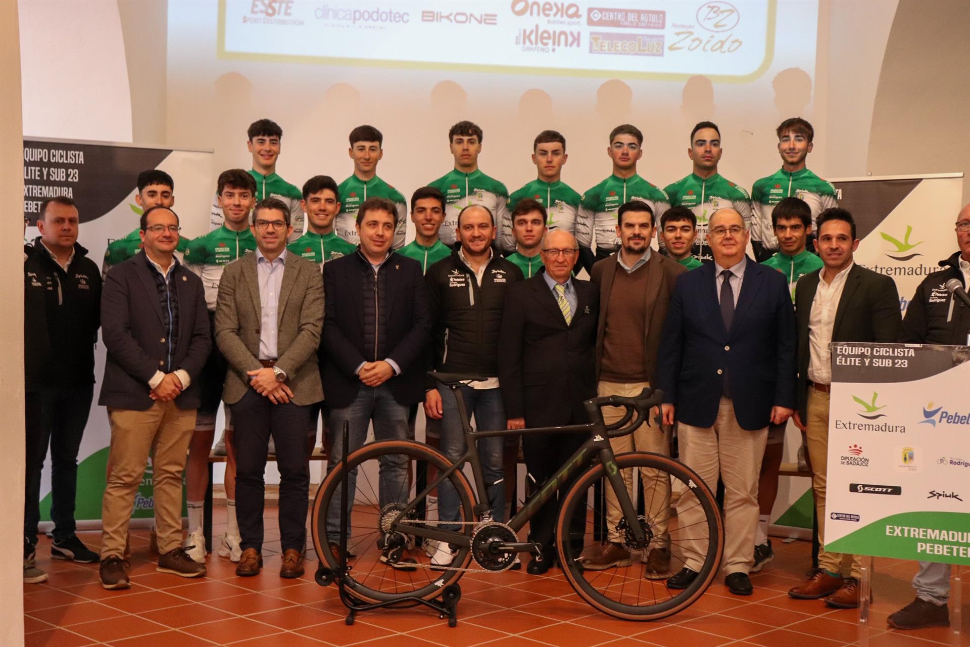 La Junta de Extremadura renueva su apoyo al equipo de ciclismo Extremadura élite sub-23, Pebetero en su 25º aniversario La Junta de Extremadura renueva su apoyo al equipo de ciclismo Extremadura élite sub-23, Pebetero en su 25º aniversario