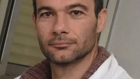El catedrático de la Universidad de Extremadura Guillermo Gervasini recibe el II Premio Juan Florencio Macías Núñez El catedrático de la Universidad de Extremadura Guillermo Gervasini recibe el II Premio Juan Florencio Macías Núñez