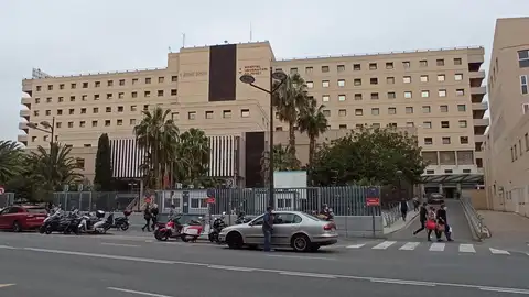 Fachada del Hospital Doctor Peset urgencias