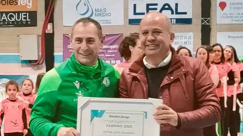 Santos Jorna, nuevo padrino del Extremadura Arroyo para la temporada 2025/26 Santos Jorna, nuevo padrino del Extremadura Arroyo para la temporada 2025/26