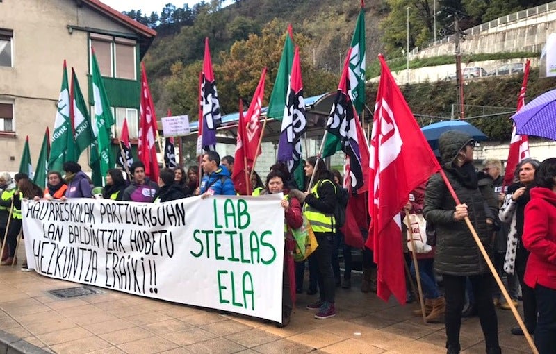 Las haurreskolak secundan la huelga Las haurreskolak secundan la huelga