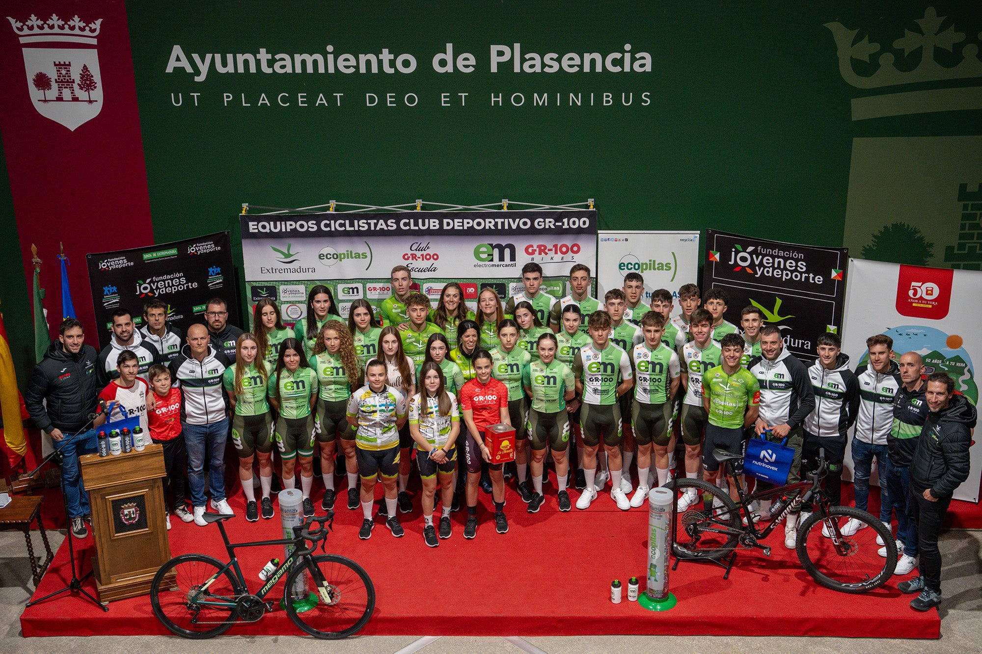 Formación, ilusión y futuro del ciclismo extremeño desde el club GR-100 de Plasencia que sigue creciendo Formación, ilusión y futuro del ciclismo extremeño desde el club GR-100 de Plasencia que sigue creciendo