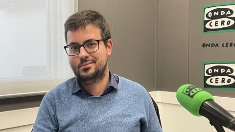 Antonio Sell&eacute;s, se alza con el II P^remis d'Investigaci&oacute; Jaume Soler.