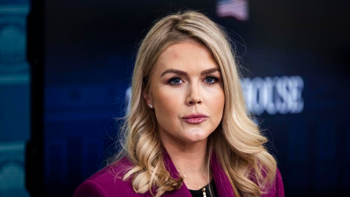 Karoline Leavitt, la joven de 27 años, dura y leal a la que Trump ha  encargado la comunicación de la Casa Blanca | Onda Cero Radio