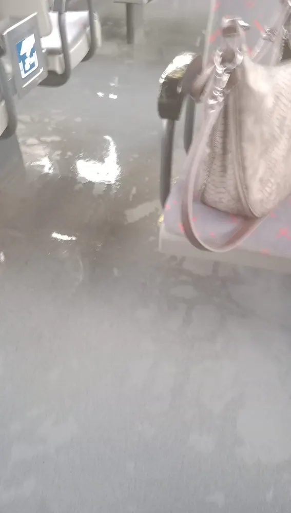 El agua entró en el vagón El agua entró en el vagón