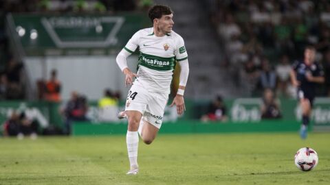 Yago de Santiago, en un partido con el Elche.