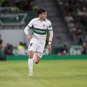 Yago de Santiago, en un partido con el Elche.