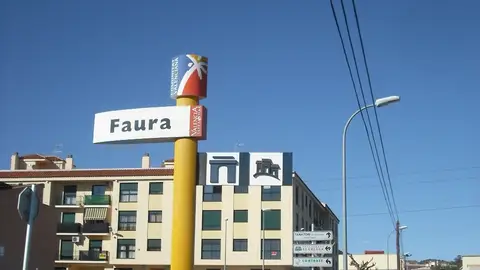 Señal identificativa de Faura, ubicada en uno de los accesos a la localidad Señal identificativa de Faura, ubicada en uno de los accesos a la localidad