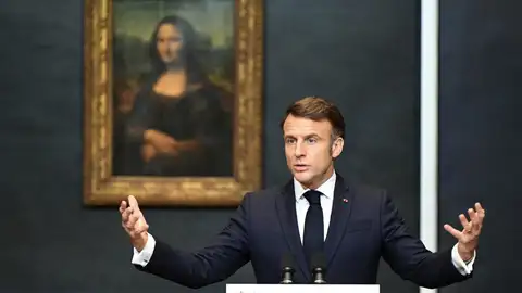 Macron anuncia que La Mona Lisa tendrá su propia sala en el Museo del Louvre Macron anuncia que La Mona Lisa tendrá su propia sala en el Museo del Louvre/ EFE/EPA/BERTRAND GUAY