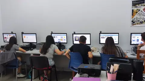 Más de 25.000 personas mejoraron sus competencias digitales con Espacios Digitalex durante el año 2024 Más de 25.000 personas mejoraron sus competencias digitales con Espacios Digitalex durante el año 2024