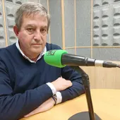 El decano del colegio de Abogados de Huelva, Antonio Bernal, en los estudios de Onda Cero. El decano del colegio de Abogados de Huelva, Antonio Bernal, en los estudios de Onda Cero.