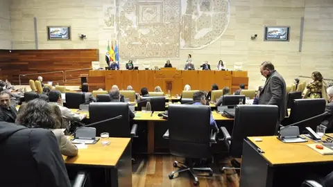La ley de Concordia de Vox, triplemente enmendada en su totalidad y el futuro de la legislatura a debate este jueves en la Asamblea La ley de Concordia de Vox, triplemente enmendada en su totalidad y el futuro de la legislatura a debate este jueves en la Asamblea