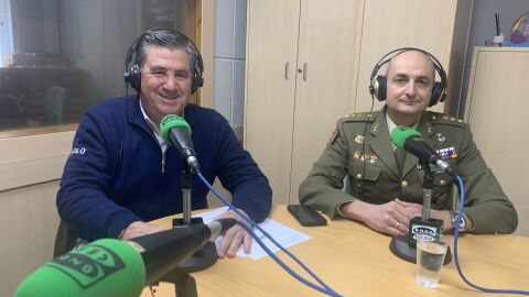 Moncho Galindo y el Coronel jefe RAAA 73, Jos&eacute; &Aacute;ngel &Uacute;beda