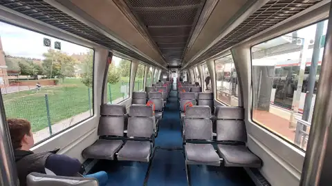 Más problemas en Feve: Las lluvias de la Borrasca Herminia llenan de agua al tren, que sigue acumulando incidencias diarias Más problemas en Feve: Las lluvias de la Borrasca Herminia llenan de agua al tren, que sigue acumulando incidencias diarias