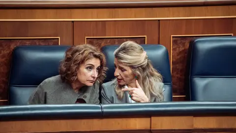 La vicepresidenta primera y ministra de Hacienda, María Jesús Montero, y la vicepresidenta segunda y ministra de Trabajo, Yolanda Díaz La vicepresidenta primera y ministra de Hacienda, María Jesús Montero, y la vicepresidenta segunda y ministra de Trabajo, Yolanda Díaz