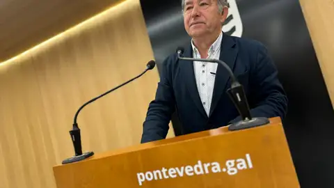 Entra en vigor a nova ordenanza para a xestión de residuos en Pontevedra O alcalde, Miguel Anxo Fernández Lores, defende a nova regulación municipal como outro paso adiante no coidado do planeta