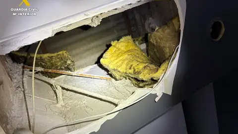 La Guardia Civil detiene “in fraganti”al autor de un robo en un establecimiento en la localidad de Almazora La Guardia Civil detiene “in fraganti”al autor de un robo en un establecimiento en la localidad de Almazora