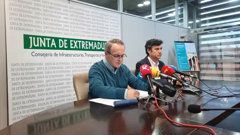 Las obras de la Ronda Sur de Cáceres se retrasan por un problema con Adif y con una finca ocupada con animales Las obras de la Ronda Sur de Cáceres se retrasan por un problema con Adif y con una finca ocupada con animales