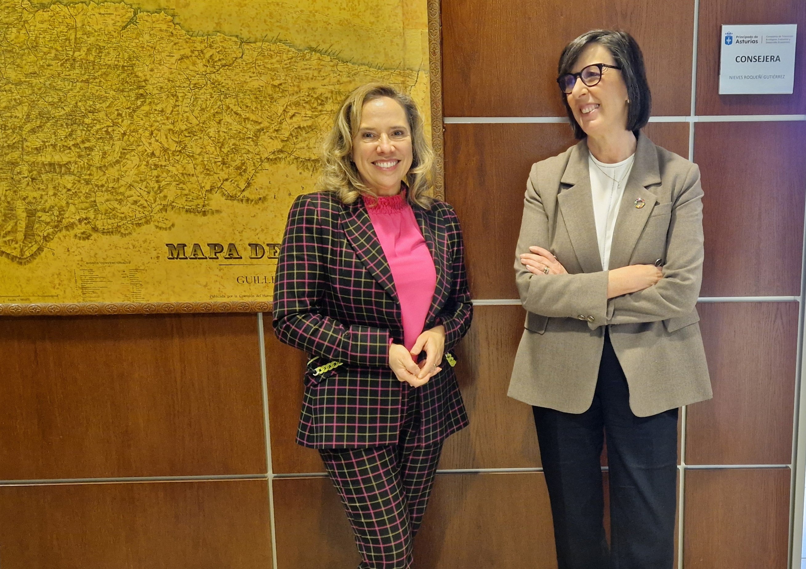 Nieves Roqueñí será la nueva presidenta del puerto de Gijón y Belarmina Díaz ocupará su puesto como consejera de Industria Nieves Roqueñí será la nueva presidenta del puerto de Gijón y Belarmina Díaz ocupará su puesto como consejera de Industria