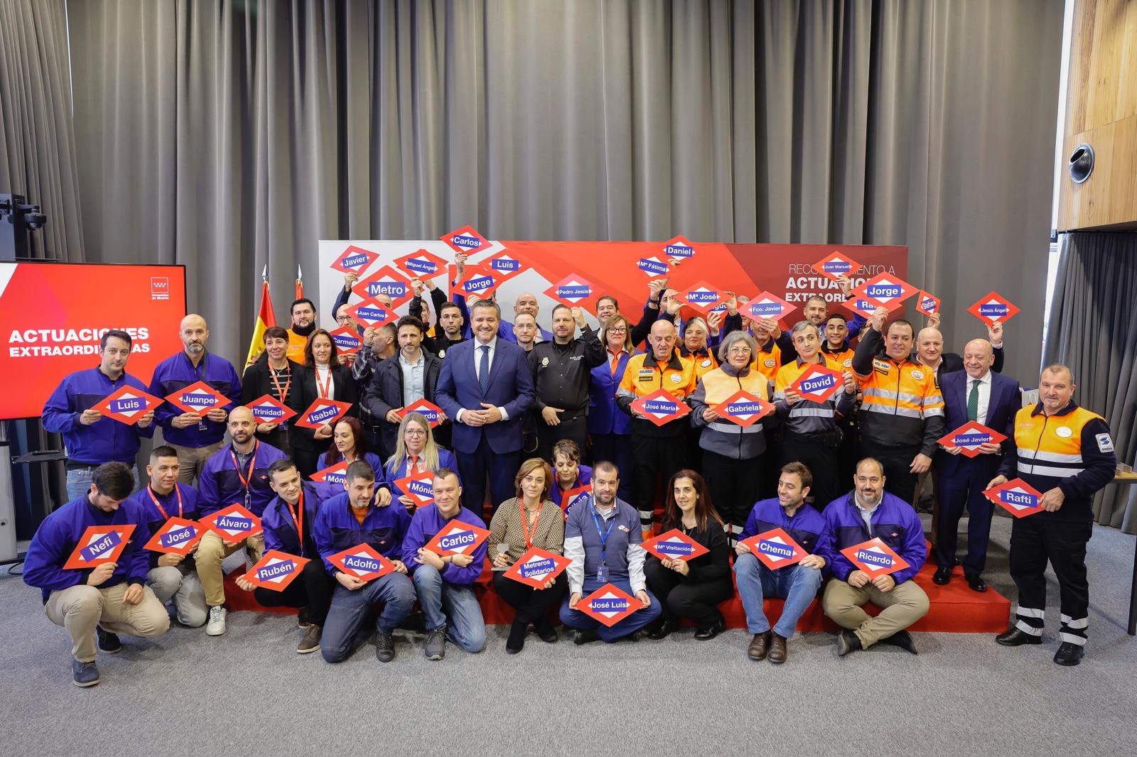 La Comunidad de Madrid homenajea a los "Héroes del metro" La Comunidad de Madrid homenajea a los "Héroes del metro"