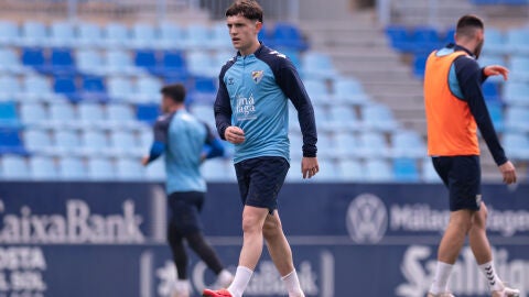 Dos grupos de trabajo alternan Anexo y Rosaleda