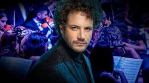 Daniel Diges estrena este sábado en Torrevieja su show 'Sinfónico' junto a la OST y al Coro Sinfonía Daniel Diges estrena este sábado en Torrevieja su show 'Sinfónico' junto a la OST y al Coro Sinfonía