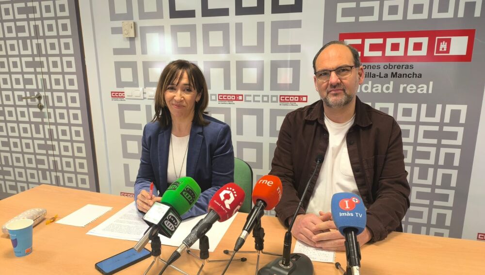 Rueda de prensa ofrecida por Esther Serrano y José Manuel Muñoz
