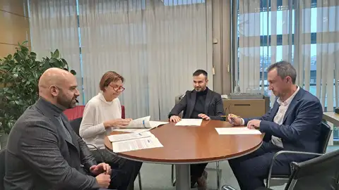 Reunión entre el ayuntamiento de Gijón y la consejería de vivienda Jesús Martínez Salvador, Carmen Moriyón y Ovidio Zapico