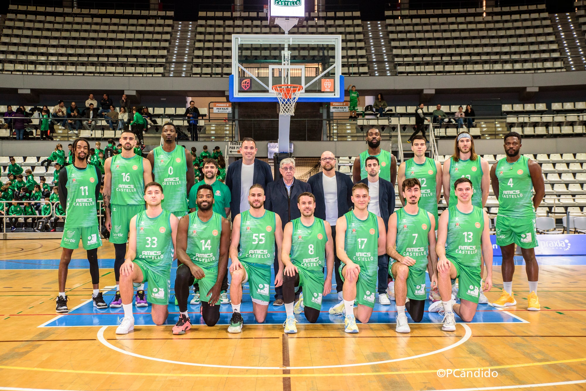 Amics busca un base en el mercado Amics busca un base en el mercado