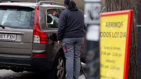 El IPC en España sube dos décimas en enero y arranca el año en el 3% por el encarecimiento de luz y gasolinas El IPC en España sube dos décimas en enero y arranca el año en el 3% por el encarecimiento de luz y gasolinas