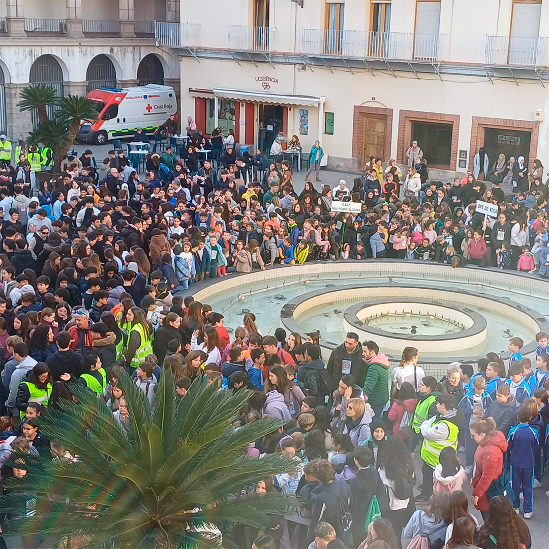 El alumnado de Nules participa en una marcha solidaria por la DANA El alumnado de Nules participa en una marcha solidaria por la DANA