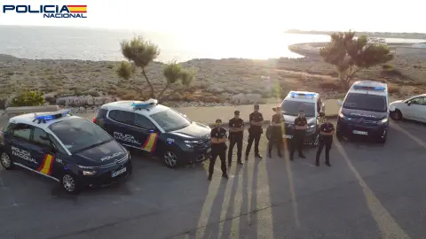 Agentes de la Policía Nacional en Ciutadella. Agentes de la Policía Nacional en Ciutadella.