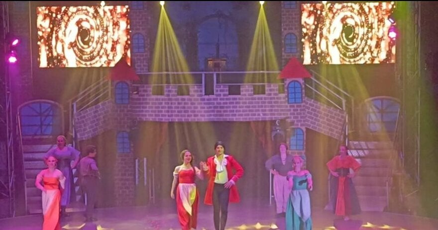 El Gran Circo Alaska estrena en Elche su nuevo espectáculo 'La Bella y la Bestia' El Gran Circo Alaska estrena en Elche su nuevo espectáculo 'La Bella y la Bestia'