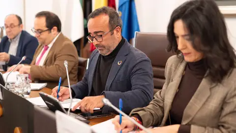 El pleno de la Diputación de Cáceres aprueba más de 1,5 millones de euros destinados a los municipios de la provincia El pleno de la Diputación de Cáceres aprueba más de 1,5 millones de euros destinados a los municipios de la provincia