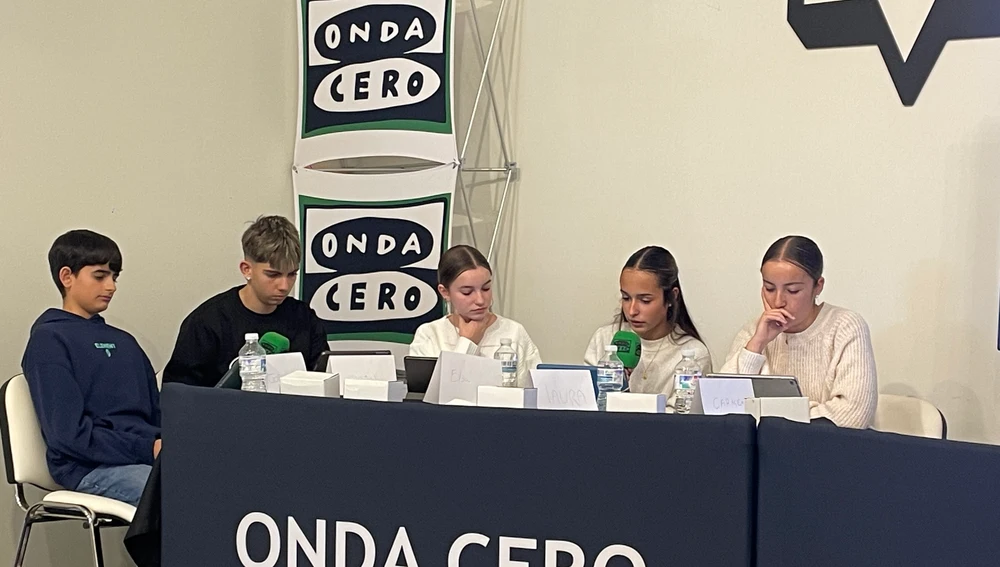 Taller de Radio - Colegio Virgen del Rocío Taller de Radio - Colegio Virgen del Rocío