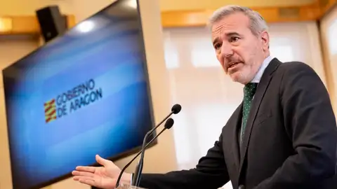 Azcón en rueda de prensa en el Pignatelli Azcón en rueda de prensa en el Pignatelli