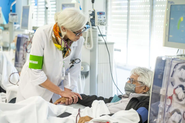 12 voluntarios de la Sociedad de San Vicente de Paúl llegan al hospital Reina Sofía 12 voluntarios de la Sociedad de San Vicente de Paúl llegan al hospital Reina Sofía
