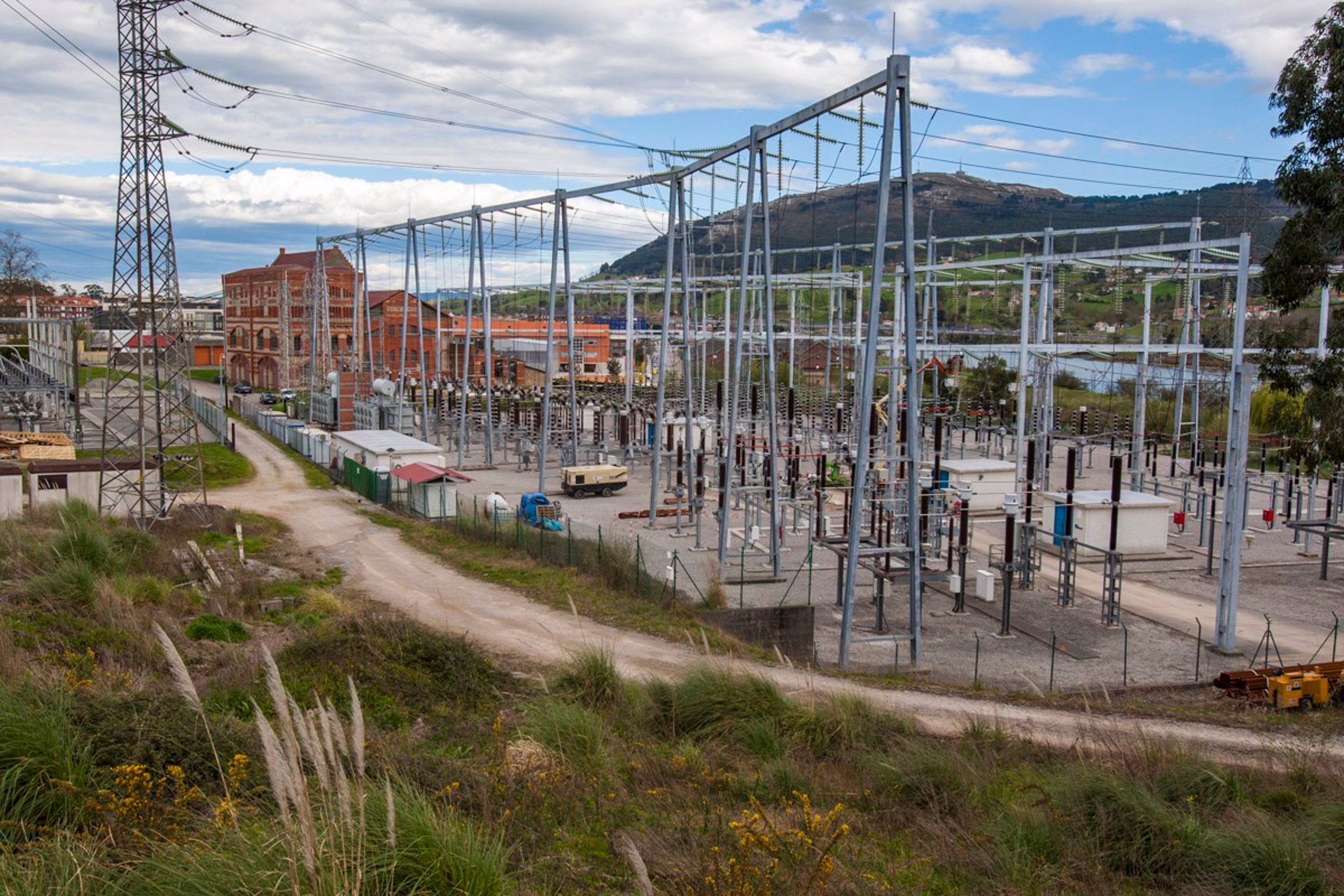 Una incidencia en una estación eléctrica deja sin luz a vecinos de nueve municipios de Cantabria Una incidencia en una estación eléctrica deja sin luz a vecinos de nueve municipios de Cantabria