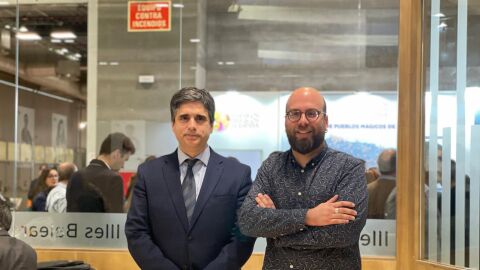 Xavier Catal&agrave;, CEO de Hotels Viva, junto al periodista de Onda Cero Mart&iacute; Rodr&iacute;guez