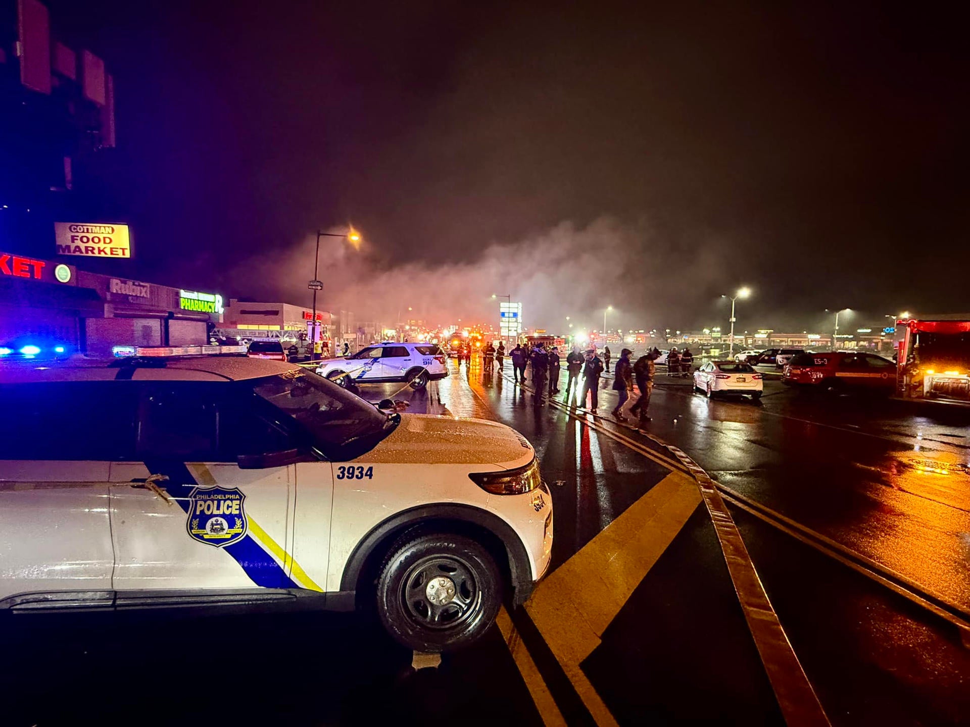Un avión medicalizado con seis personas a bordo se estrella en una zona urbana de Filadelfia Un avión medicalizado con seis personas a bordo se estrella en una zona urbana de Filadelfia