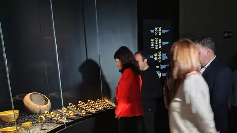 La ministra de Igualdad Ana Redondo durante su visita al Museo de Villena. La ministra de Igualdad Ana Redondo durante su visita al Museo de Villena.