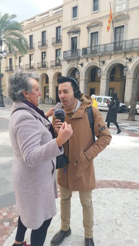 Montse Panero, actriz y guía local, con Carles Lamelo Montse Panero, actriz y guía local, con Carles Lamelo