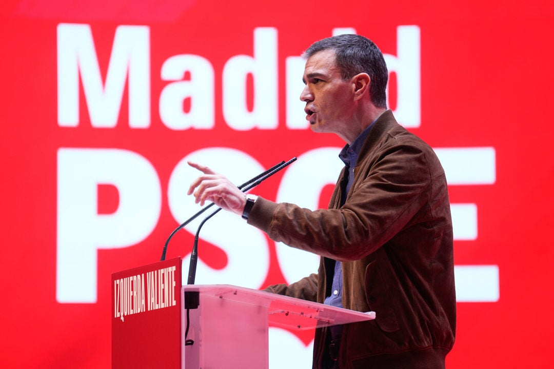 Sánchez critica que la política de Ayuso es "servil con el poderoso" y asegura que hay razones para su dimisión Sánchez critica que la política de Ayuso es "servil con el poderoso" y asegura que hay razones para su dimisión