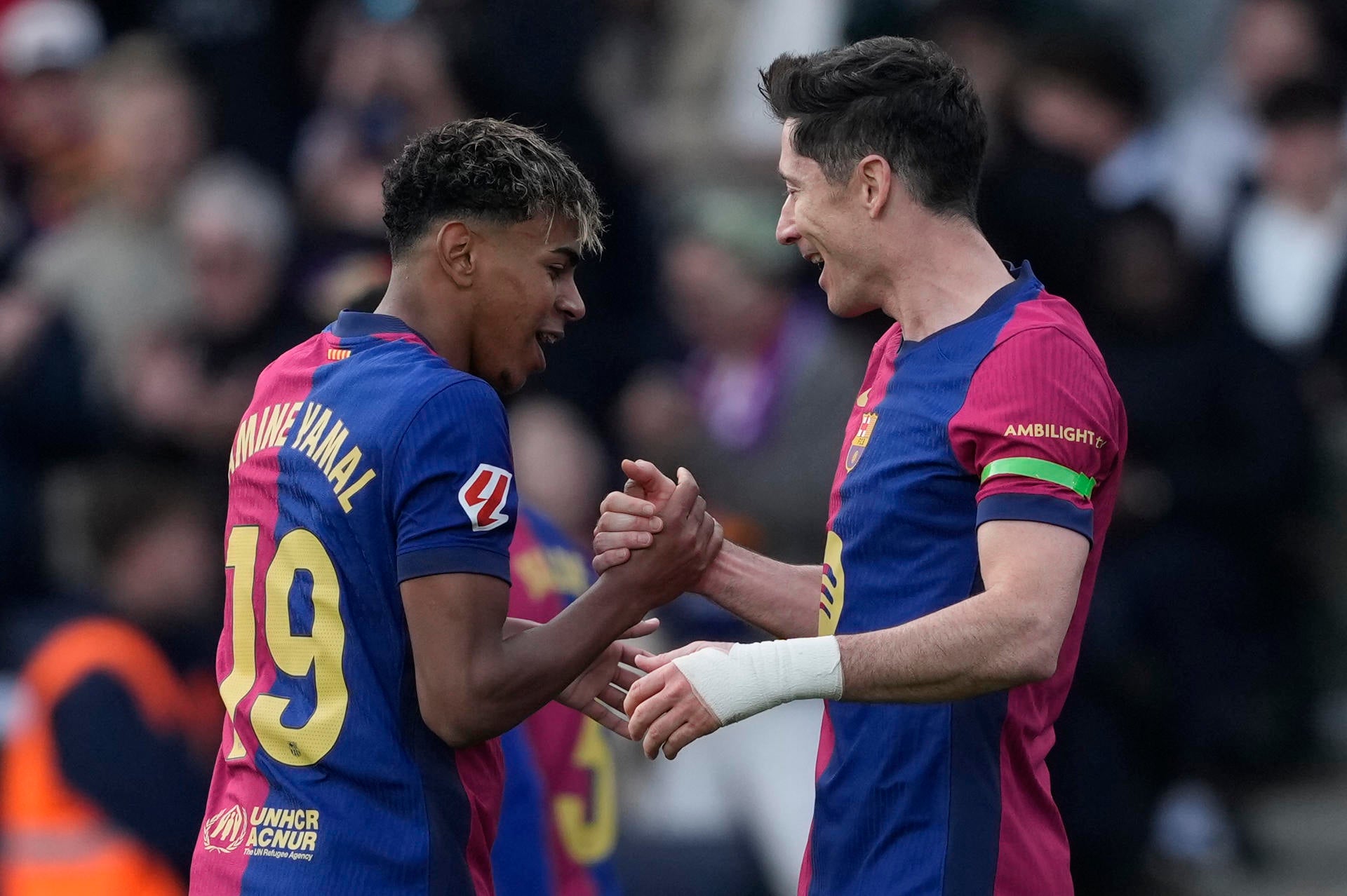 El Barcelona se queda a cuatro puntos del Real Madrid El Barcelona se queda a cuatro puntos del Real Madrid