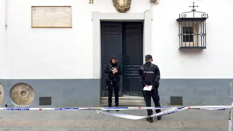 Dispositivo policial desplegado en las inmediaciones del suceso Dispositivo policial desplegado en las inmediaciones del suceso