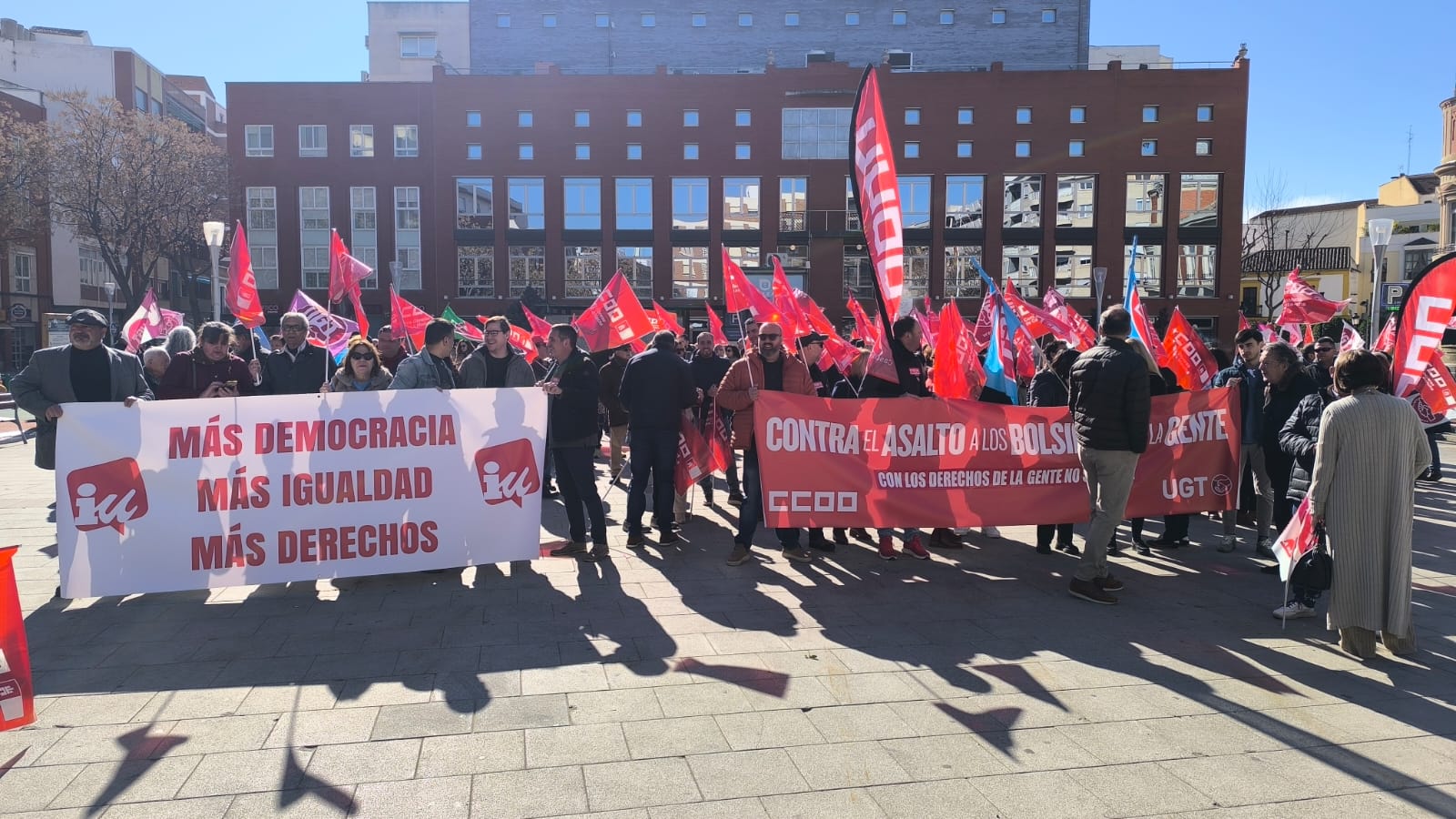 UGT y CCOO piden en Ciudad Real que "no se juegue con el pan de la gente" ni con los derechos de las personas UGT y CCOO piden en Ciudad Real que "no se juegue con el pan de la gente" ni con los derechos de las personas