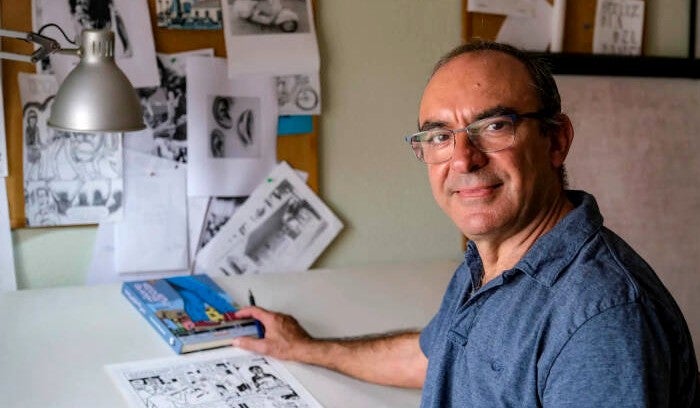 El callosino Carmelo Manresa vuelve a los años 80 para ofrecer un relato generacional con su cómic 'Pasotas' El callosino Carmelo Manresa vuelve a los años 80 para ofrecer un relato generacional con su cómic 'Pasotas'