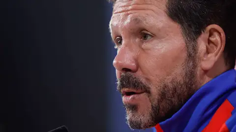 Simeone: "No pienso en cómo va a salir el árbitro" Simeone: "No pienso en cómo va a salir el árbitro"