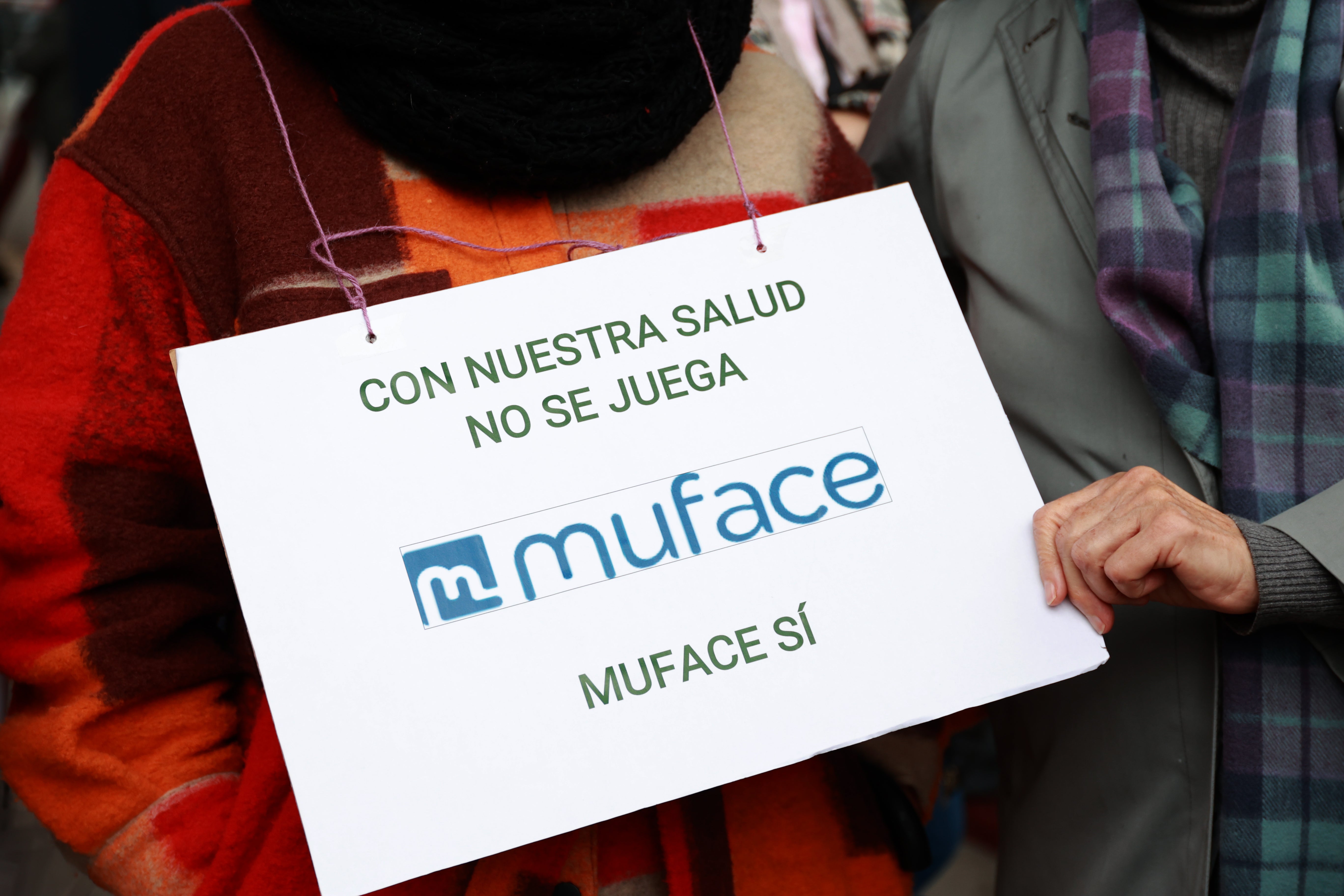 Qué pasará con los beneficiarios de Muface que trabajan en el extranjero: estas son sus opciones Qué pasará con los beneficiarios de Muface que trabajan en el extranjero: estas son sus opciones
